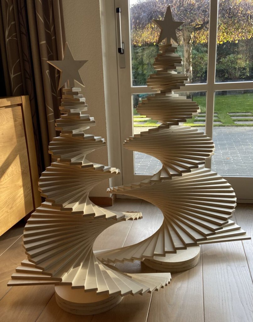 Trendy 'waaier' Kerstboom